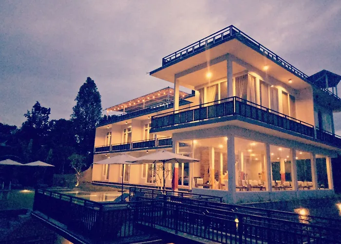 Atres Sari 3* Munduk